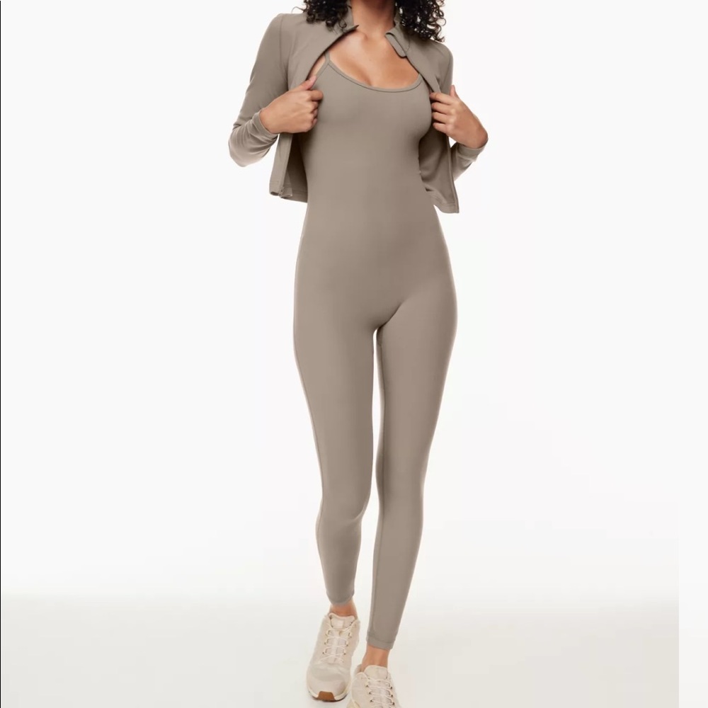Aritzia TnAction TNABUTTER Rhythm Jumpsuit